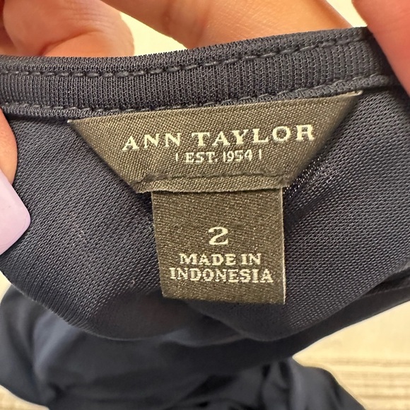Ann Taylor Sleeveless Sheath Dress Size 2 Navy Blue Ruched Back Zip - Picture 3 of 8